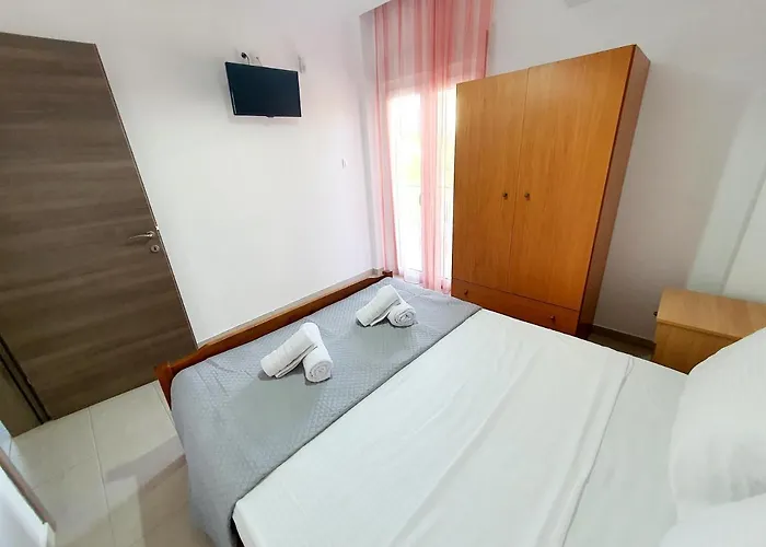 De Lux N1 30M From Sea